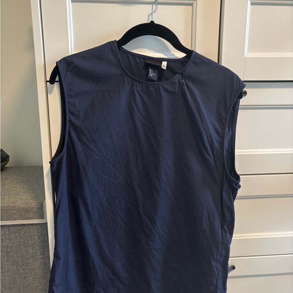 2/$15 Men’s Zipper Sleeveless Top